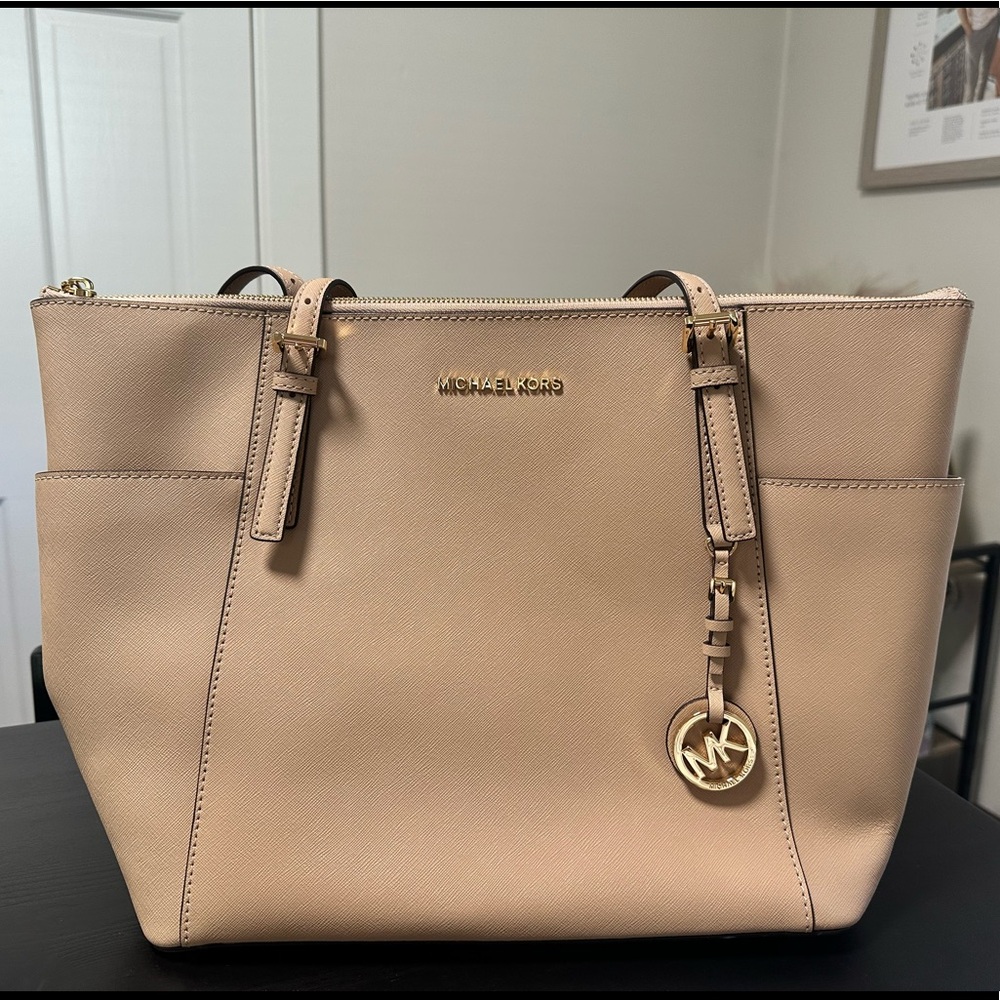 Michael Kors Jet Set Item Large East-West Top Zip Tote – Oyster Leather (NWT)
